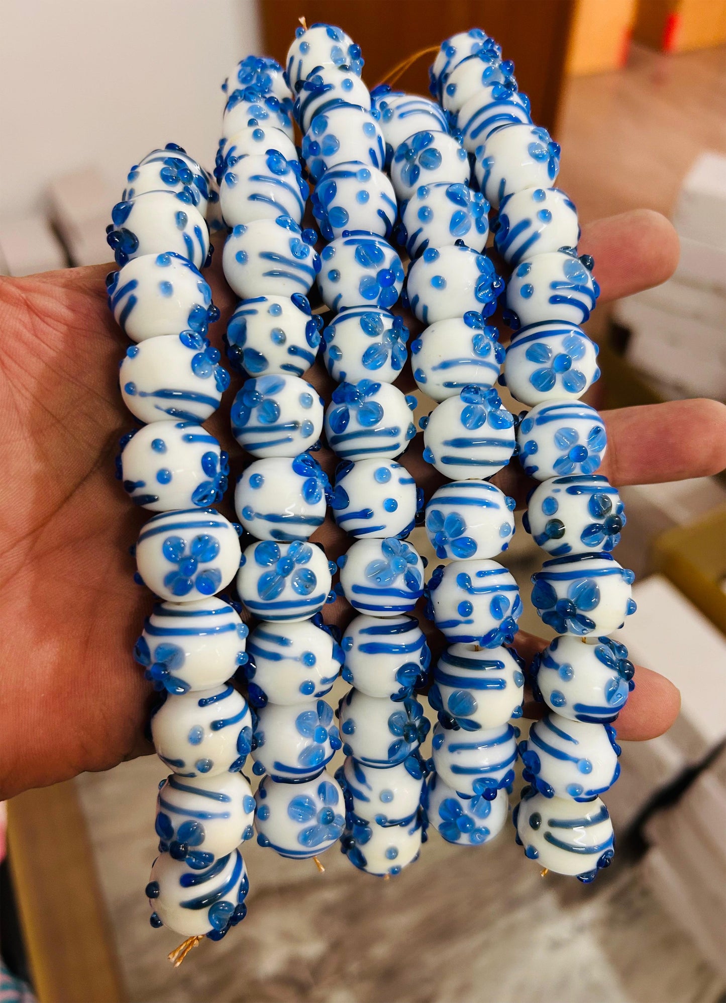 5 Strands 16mm Round Fancy Beads White/Blue - STR-0847