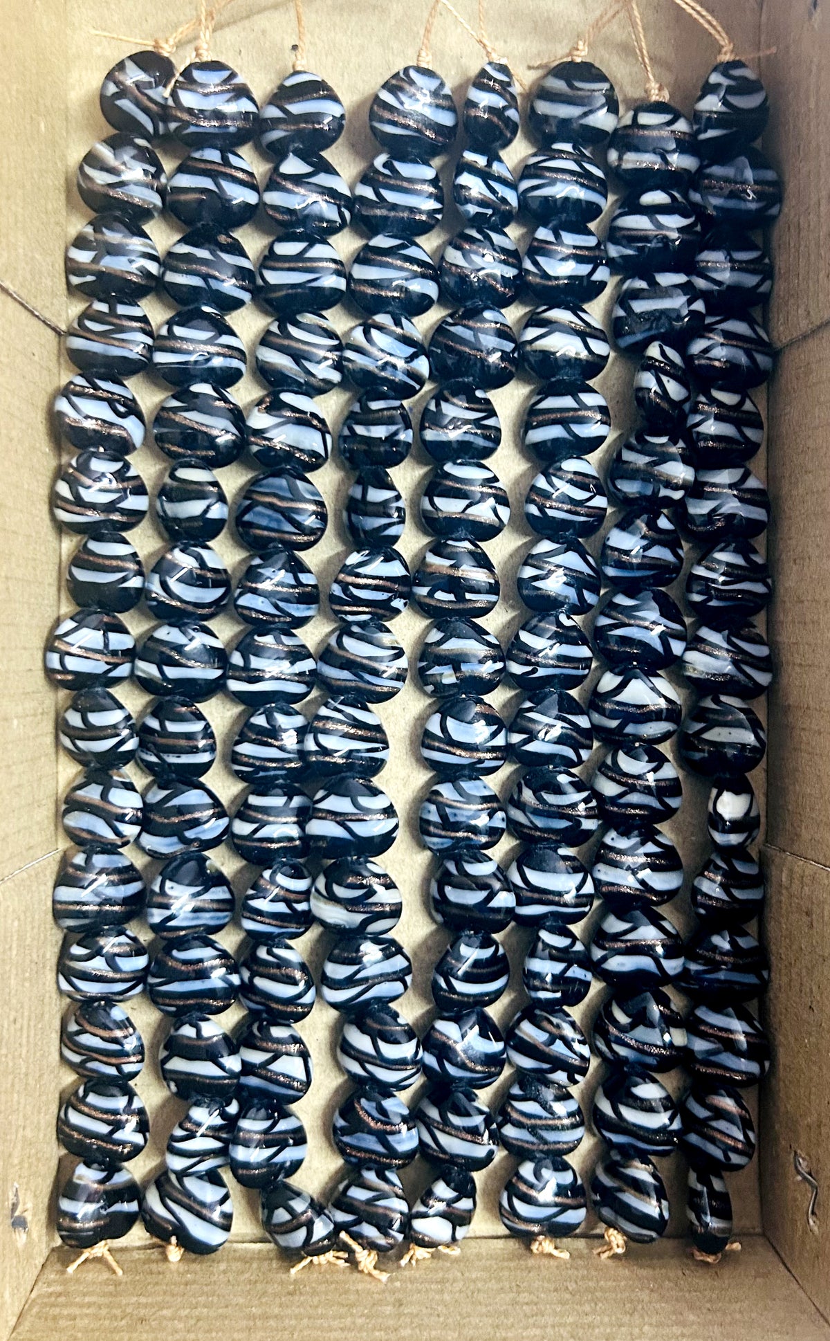 5 Strands 13x15mm Heart Shape Glass Beads Black- STR-1242