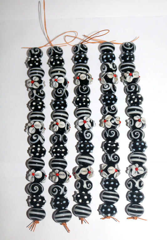 5 Strands Fancy Glass Beads Black & White